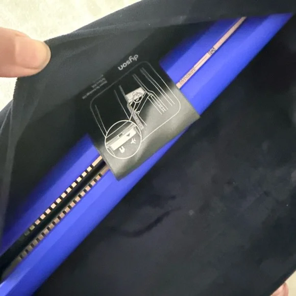 Dyson - Corrale Hair Straightener - Ultra blue/Blush pink
MAKE ME AN OFFER - Picture 5 of 7